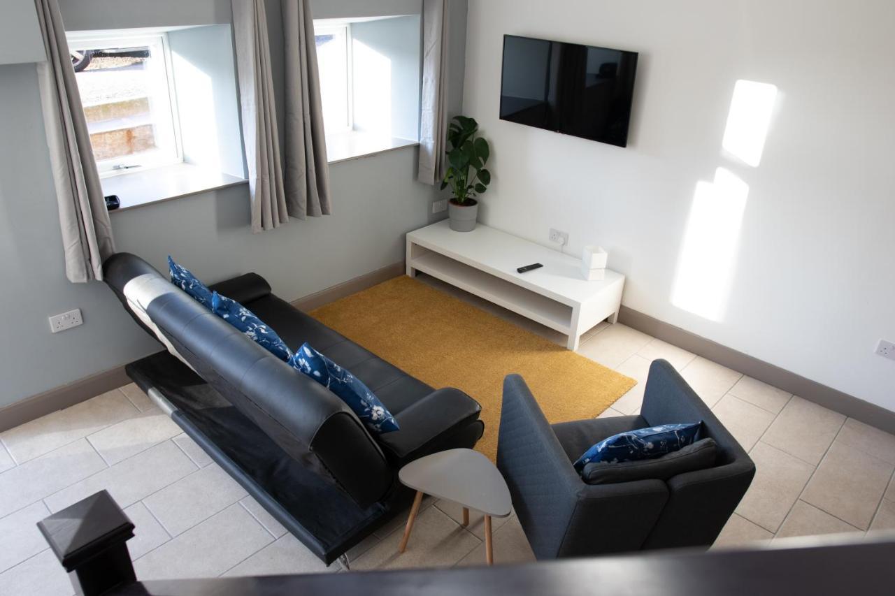 אולדהאם Unique Barn Conversion In Saddleworth מראה חיצוני תמונה